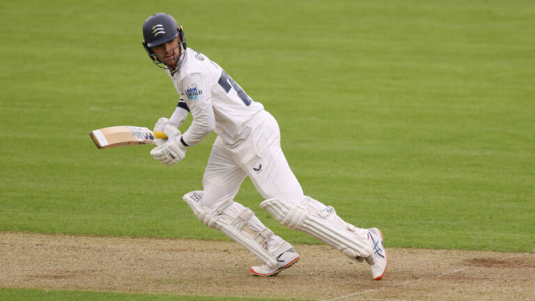 County Championship: लेउस डू प्लॉय और फाल्कनर की जुझारू पारी से डर्बीशायर की जीत पर लगा ब्रेक