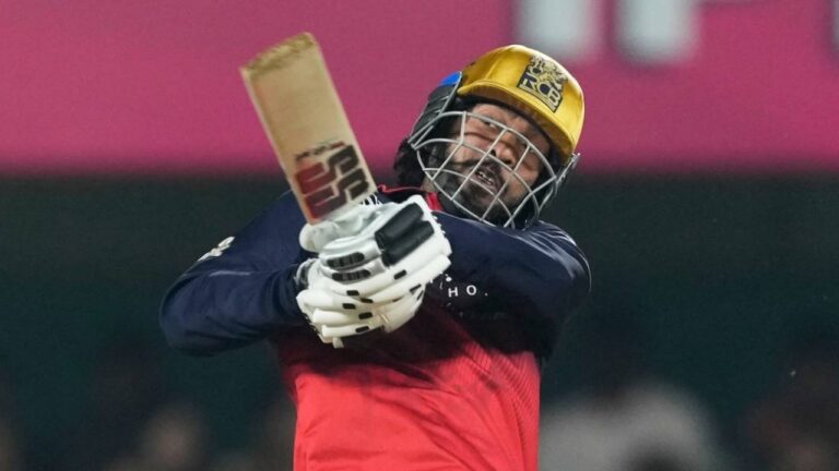 RCB vs KKR: रजत पाटीदार ने जीता टॉस, कोलकाता के खिलाफ पहले गेंदबाजी का फैसला, प्लेइंग इलेवन में बड़े बदलाव