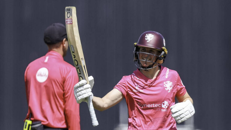 Luff toughs it out as Somerset battle back against Surrey: समरसेट की रोमांचक जीत