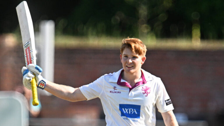 Thomas Rew sparkles again to loosen Warwickshire grip: समरसेट की बेमिसाल वापसी